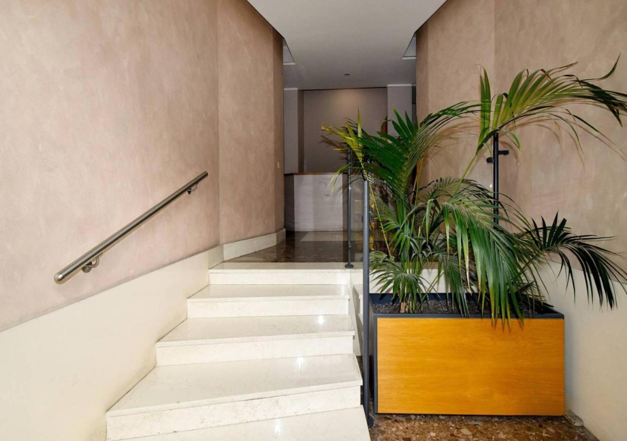 Metro Famagosta - Modern Suite Free Wifi & Parking Milaan Buitenkant foto